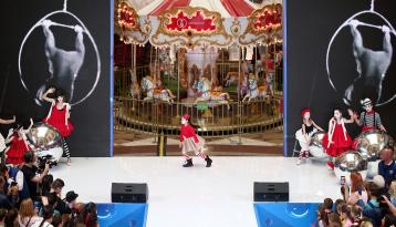 5 июня атриум Центрального детского магазина на Лубянке всколыхнуло невероятное Fashion show CIRCUS, организованное Продюсерским центром «Грани».