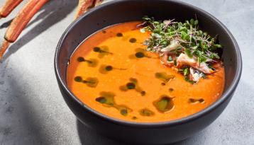 Морепродукты, овощи и яркие соусы: летнее меню в ресторане «КрабыКутабы»