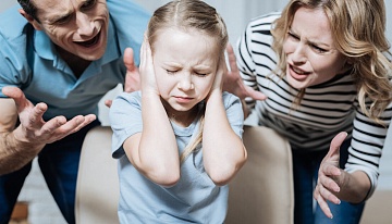 «Не ругайся, мама»: как воспитывать ребёнка без агрессии и крика